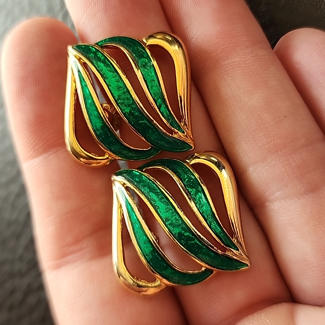 Vtg Earrings